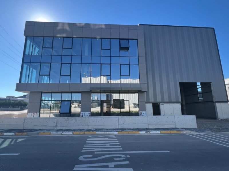 DİLOVASI KOBİ OSBDE 1.800 M² KİRALIK FABRİKA BURADA