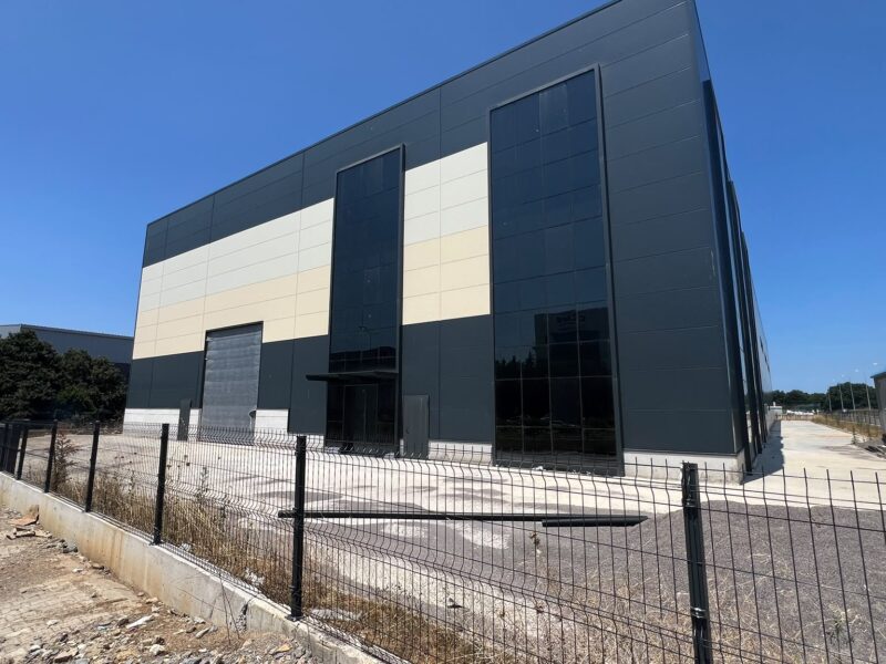 DİLOVASI KOBİ OSB’DE 3.800 M² KİRALIK FABRİKA “BURADA”